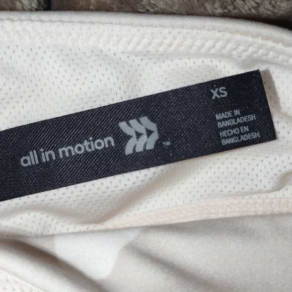 🎈5/$30!🎈 all in motion}}} 🟤 camo sports bra - Picture 3 of 5